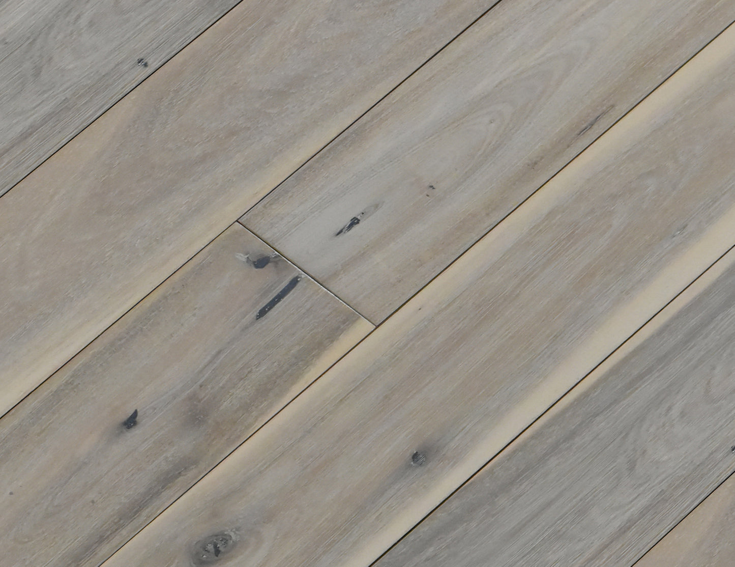 Nevis - 5/8" Solid Acacia
